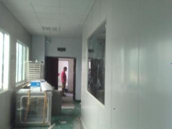 金山石化區食品廠正規隔斷服務 彩鋼巖棉板隔墻與凈化車間施工解析